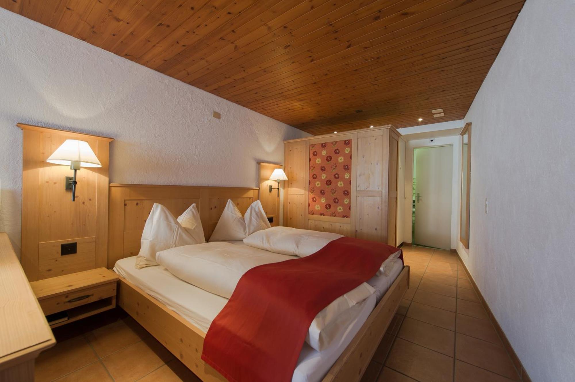 Hotel Alpenblick Hotel&restaurant By Interlaken